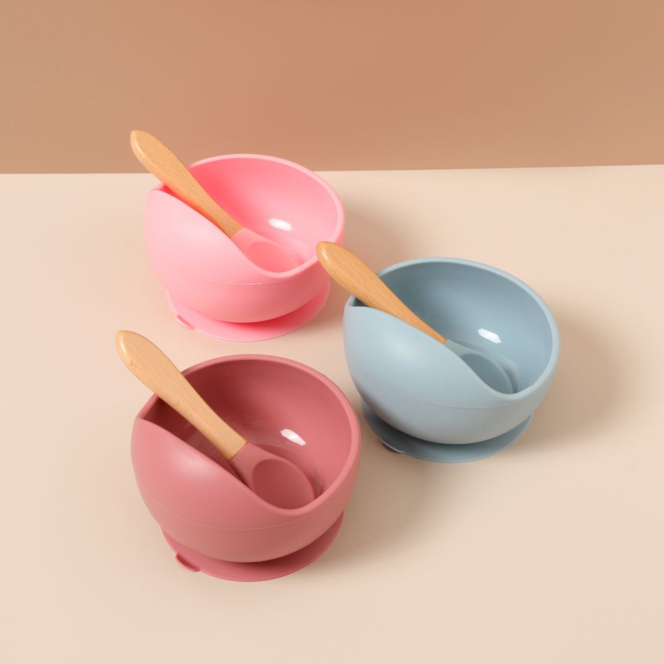 Ciotola e cucchiaio di aspirazione in silicone per bambini in confezione da 2 con manico in legno stoviglie per bambini e neonati set di utensili per l'alimentazione automatica per l'auto-allenamento Rosa Chiaro big image 2