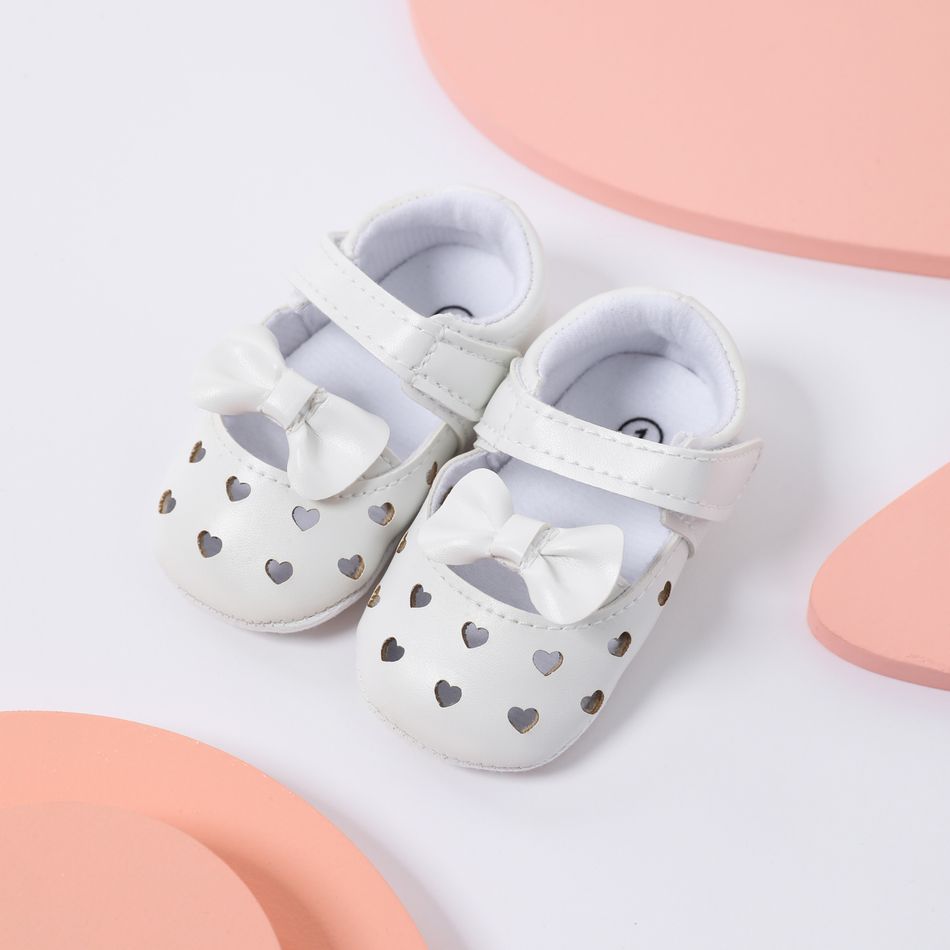 Baby / Toddler Heart Hollow Bow Decor Prewalker Shoes White