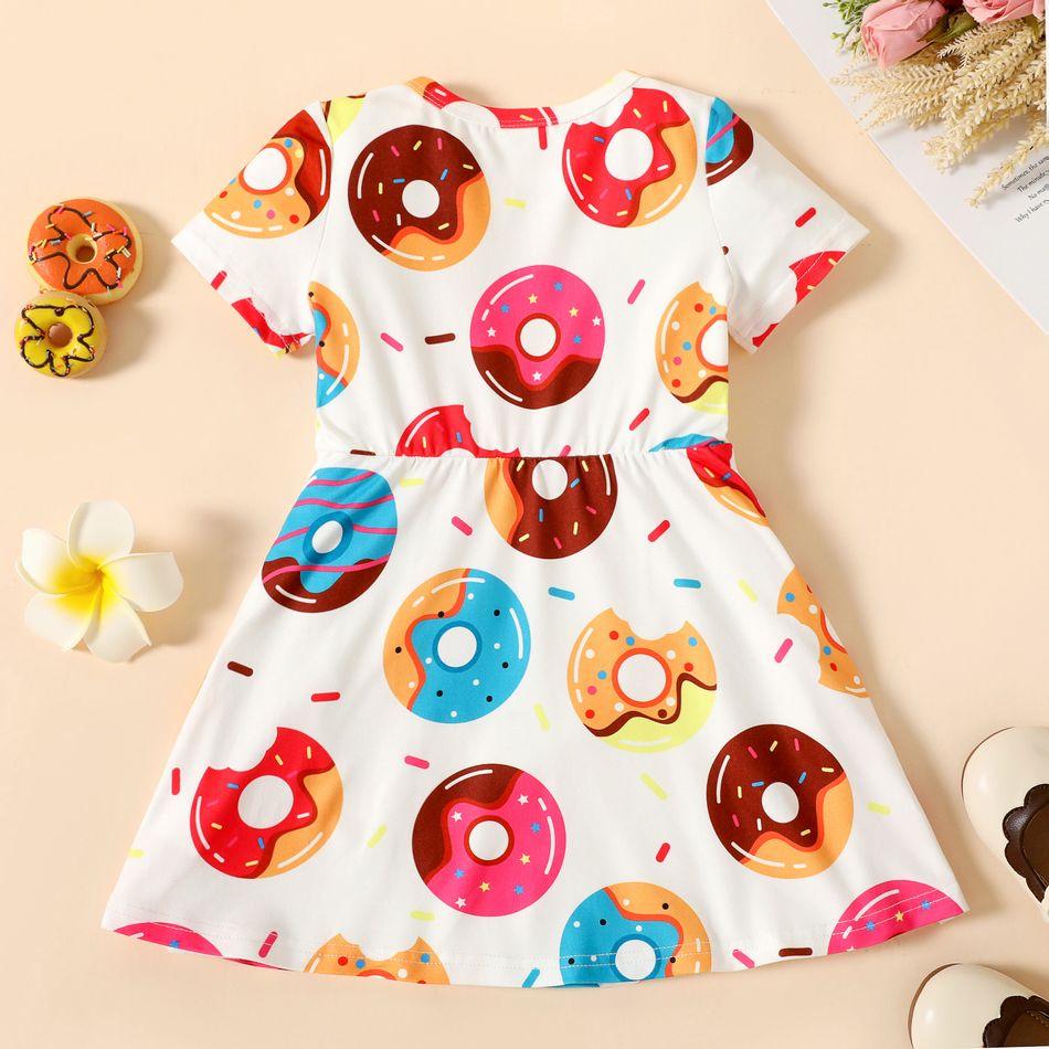 فستان قصير الأكمام بطباعة دونات للطعام للفتيات الصغيرات أبيض big image 2