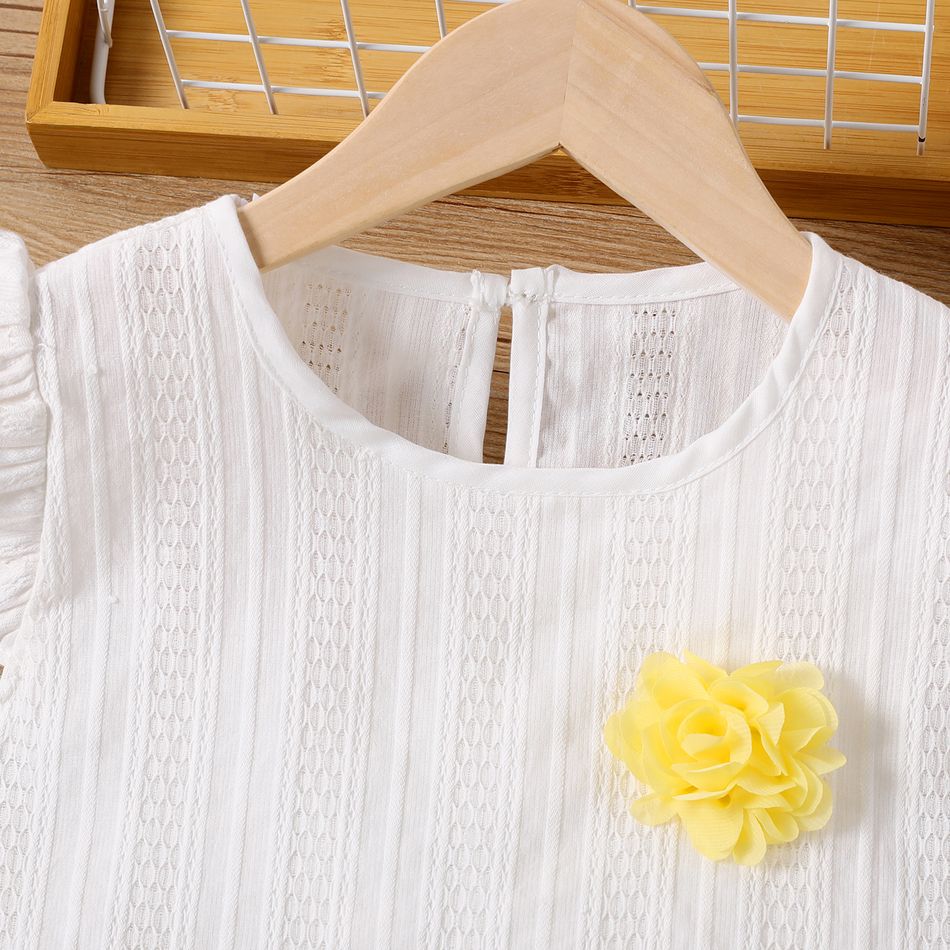 2pcs Kid Girl Floral Design Textured Flutter-sleeve White Tee and Ruffled Shorts Set Yellow big image 3