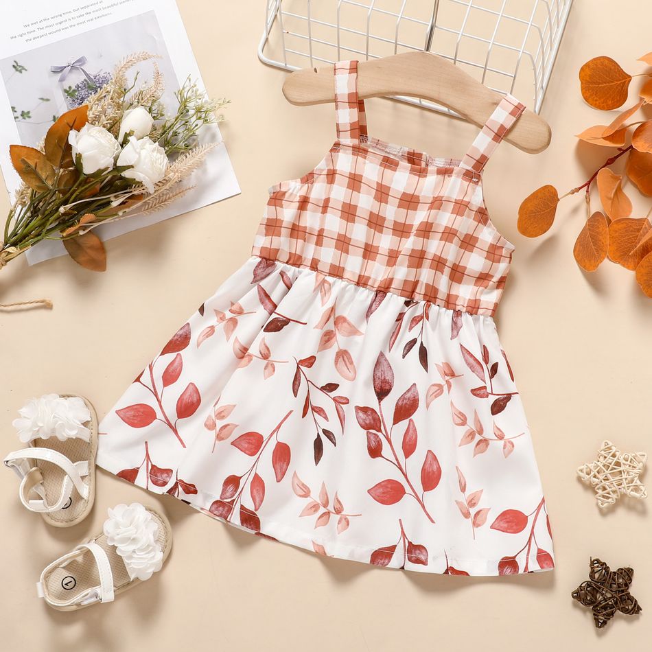 Baby Girl Button Design Plaid Splicing Leaf-print Sleeveless Dress Brown big image 3