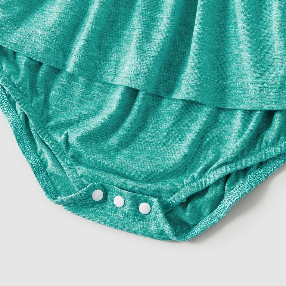 Family Matching Green Halter Neck Irregular Hem Dresses and Striped Splicing Short-sleeve T-shirts Sets Green big image 9