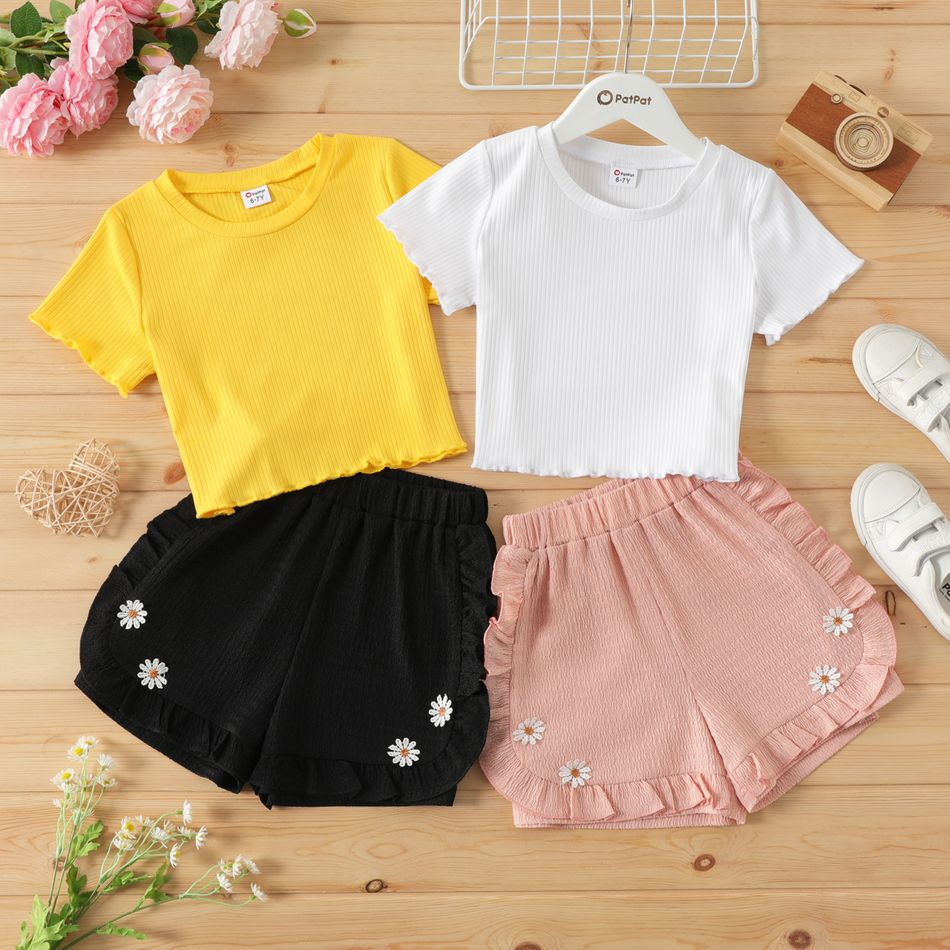 2pcs Kid Girl Ribbed Lettuce Trim Short-sleeve Tee and Floral Embroidered Ruffled Textured Shorts Set Black big image 2