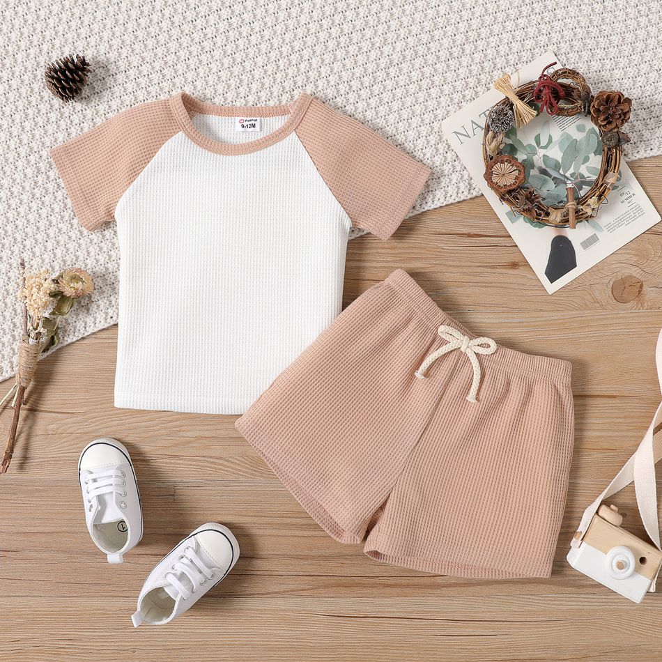 2pcs Baby Boy Raglan-sleeve Waffle Top and Shorts Set Khaki