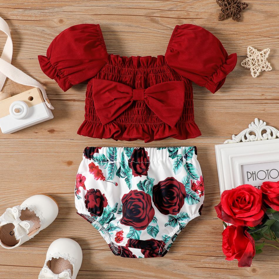 2pcs Baby Girl Solid Bow Front Puff-sleeve Shirred Top and Allover Rose Print Shorts Set WineRed