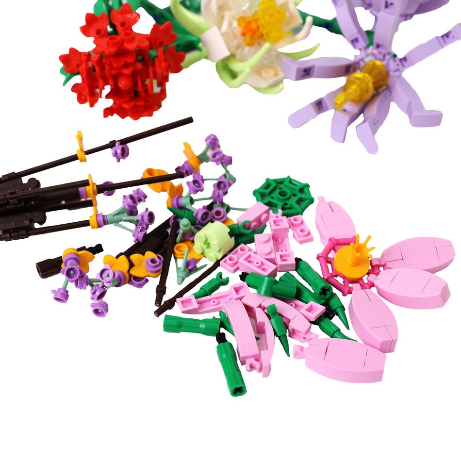 مجموعة مكعبات بناء زهور باقة زهور اصطناعية ذاتية الصنع ألعاب بناء مشروع إبداعي هدية للكبار والأطفال أبيض