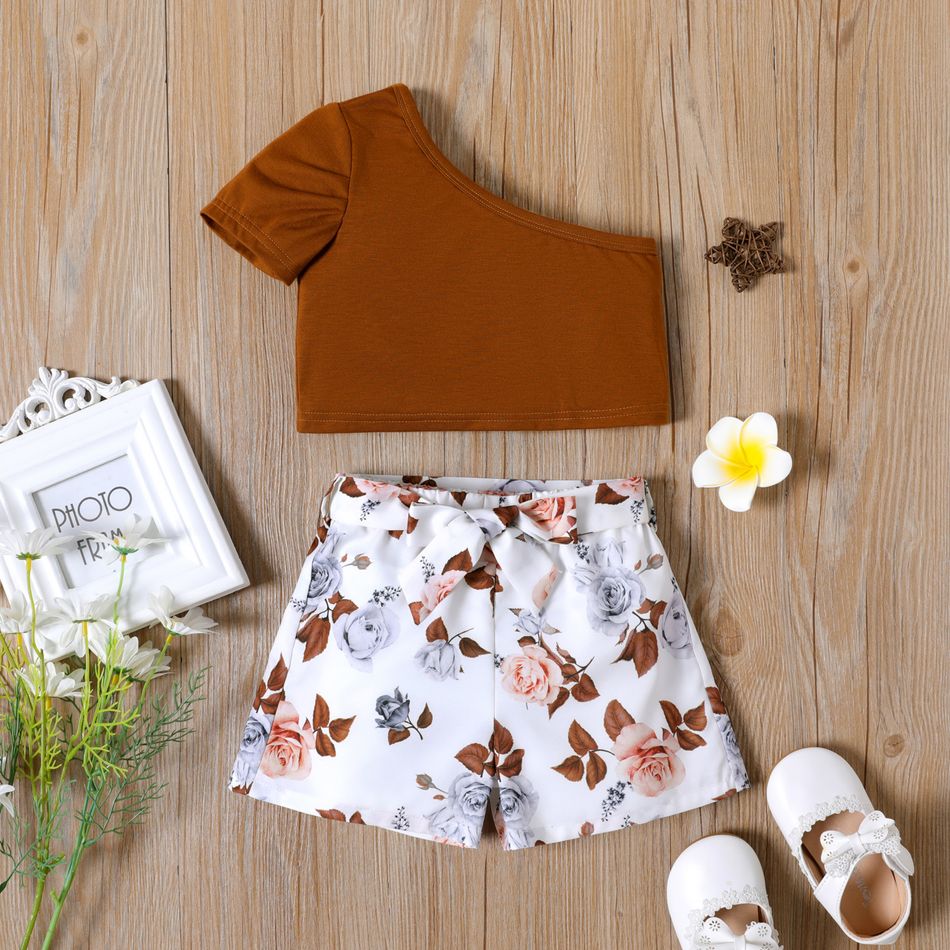 2pcs Toddler Girl One Shoulder Short-sleeve Brown Tee and Floral Print Belted Shorts Set Brown