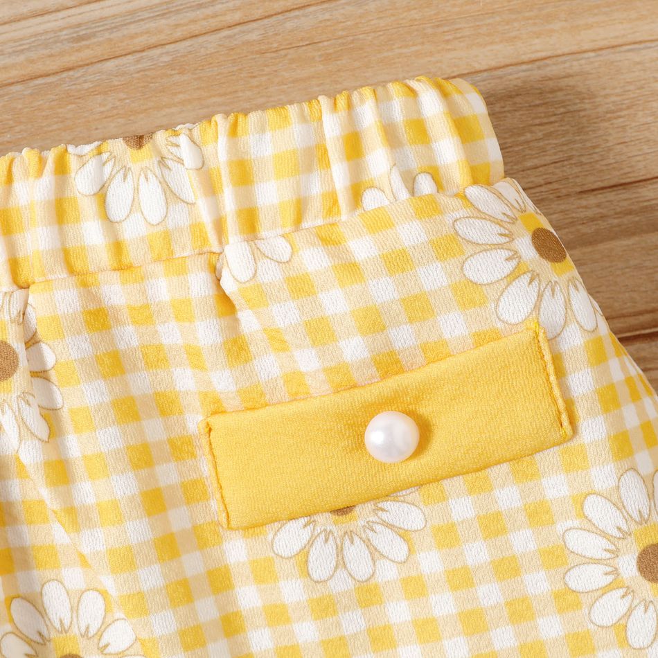 2pcs Baby Girl Pearl Button Detail Allover Daisy Print Gingham Cami Top and Skirt Set Yellow big image 4