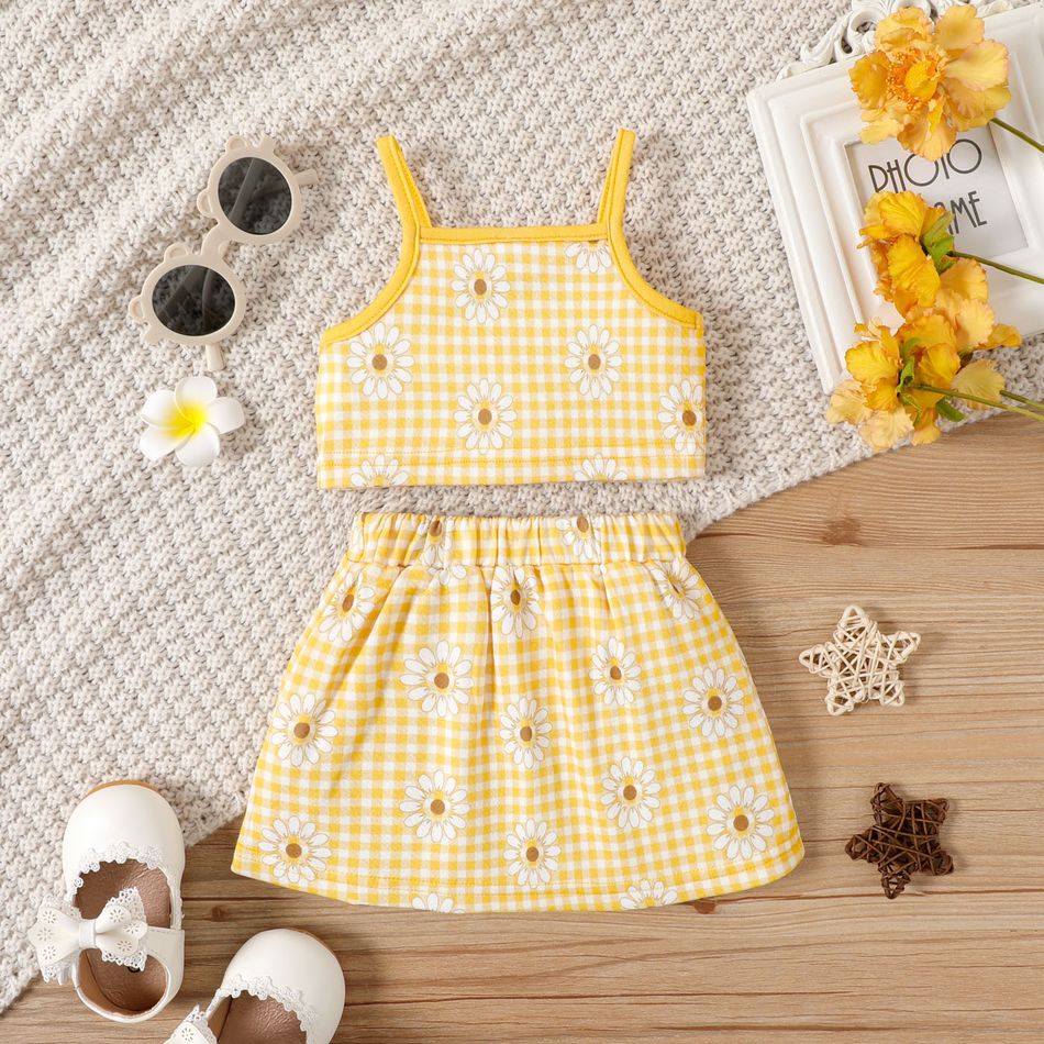 2pcs Baby Girl Pearl Button Detail Allover Daisy Print Gingham Cami Top and Skirt Set Yellow big image 2