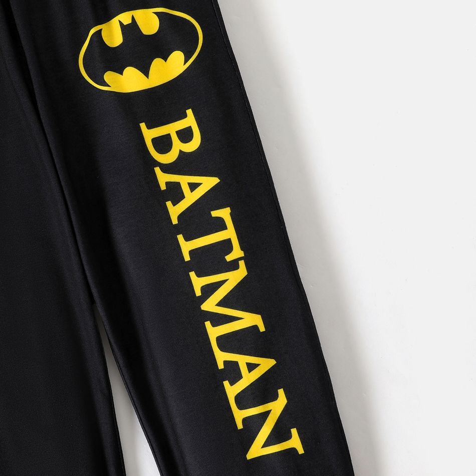طقم بيجامات باتمان للأطفال من قطعتين مطبوعة بأحرف وأكمام طويلة مخططة وسراويل بيجاما اللون الرمادي big image 5
