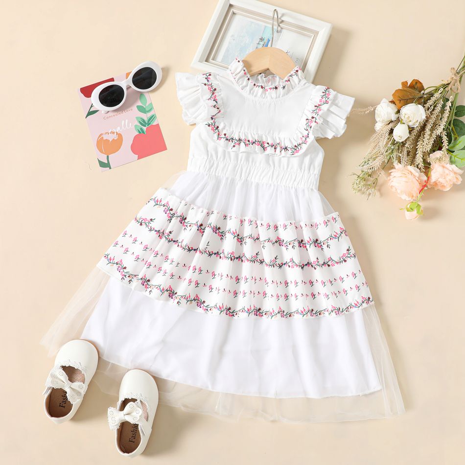 فستان عرقي للفتاة الصغيرة 100٪ قطن مكشكش ديكور شبكي طبقات بيضاء بأكمام رفرفة أبيض