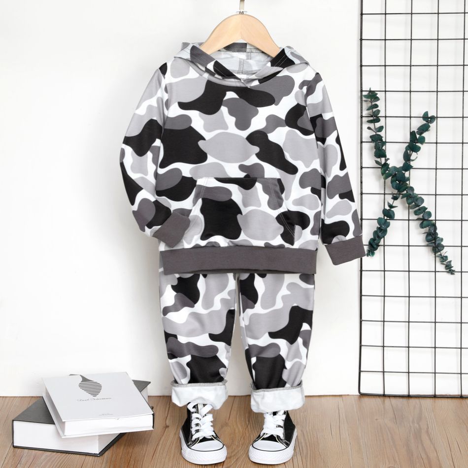 2pcs Toddler Boy Camouflage Print Hooded Sweatshirt and Pants Set Dark Grey