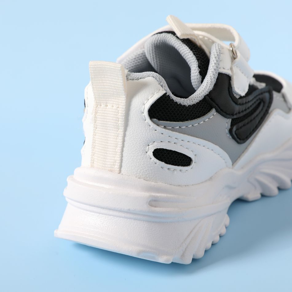 حذاء رياضي أسود مكتنزة بشبكة تهوية للأطفال الصغار أسود