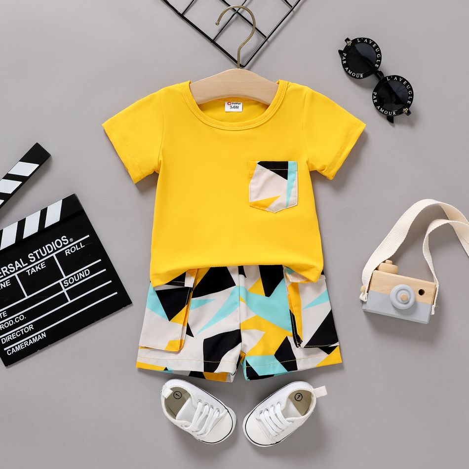 2pcs Baby Boy Short-sleeve T-shirt and Geo Print Shorts Set Yellow