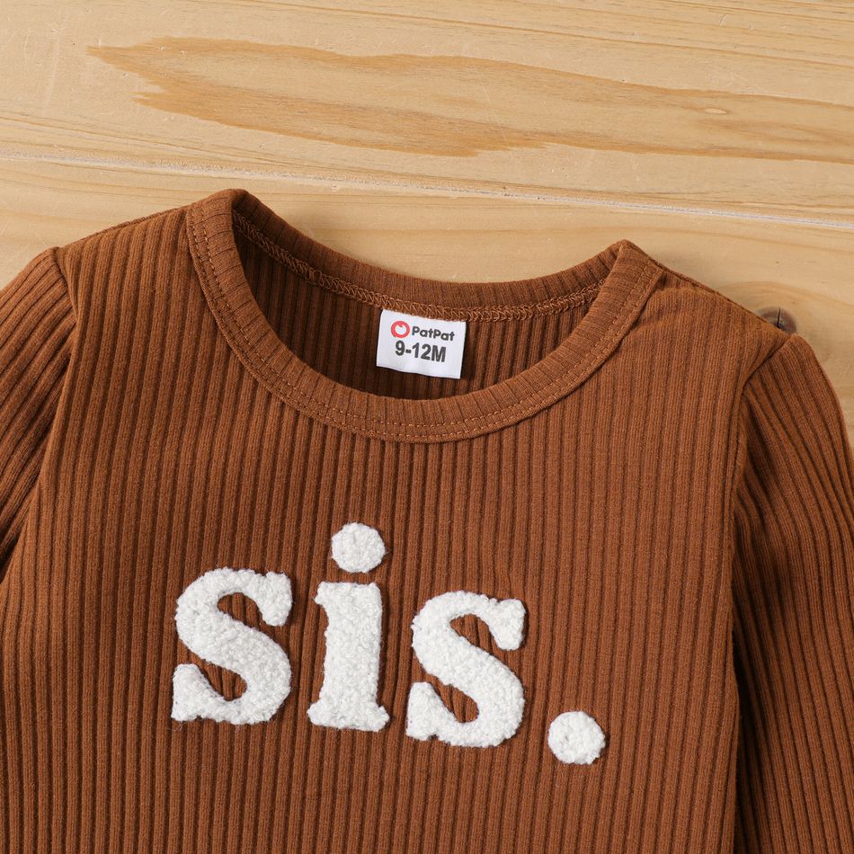 2pcs Baby Boy/Girl Letter Design Long-sleeve Rib Knit Top and Pants Set Khaki big image 4