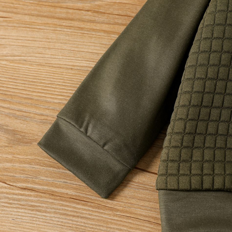 2pcs Baby Boy Solid Raglan-sleeve Textured Sweatshirt and Sweatpants Set Army green big image 5