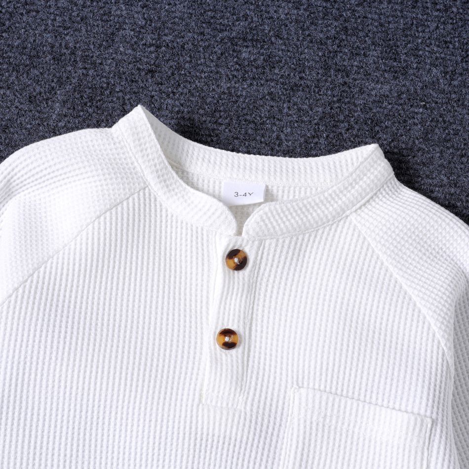 2pcs Toddler Boy Preppy style Button Pocket Design Raglan Sleeve White Shirt and Plaid Pants Set White big image 5