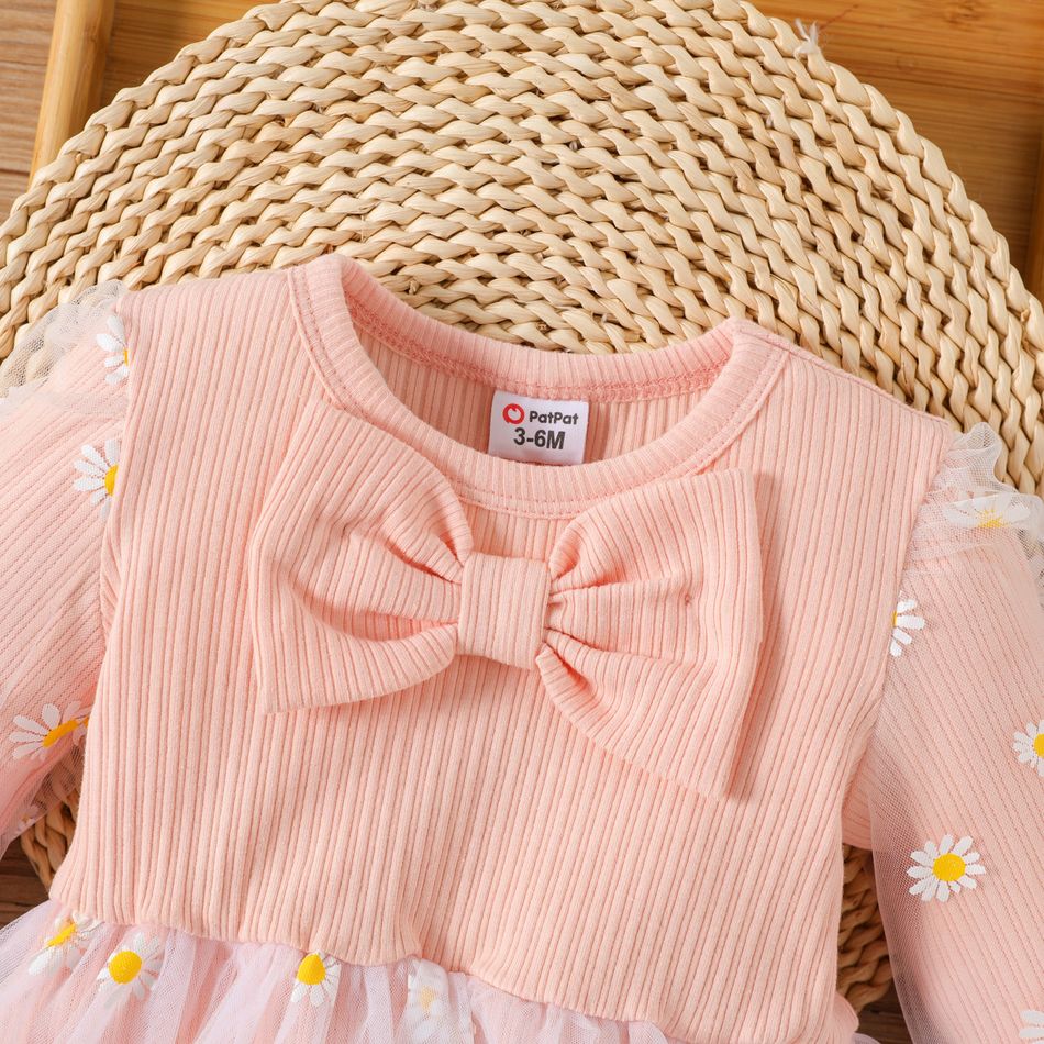 Baby Girl Allover Daisy Floral Print Mesh Spliced Rib Knit Bow Front Long-sleeve Romper Pink big image 4