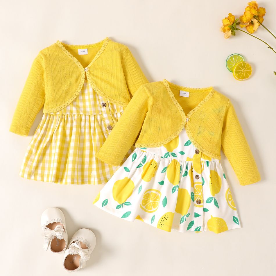 طفلة قطعتان من سترة محبوكة صلبة بأكمام طويلة ومجموعة فستان أصفر منقوش أو ليموني بأكمام طويلة الأصفر big image 2