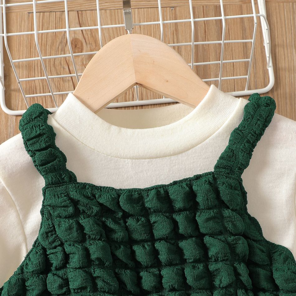 2pcs Kid Girl Christmas Long-sleeve Tee and Textured Green Cami Dress Set Green big image 3