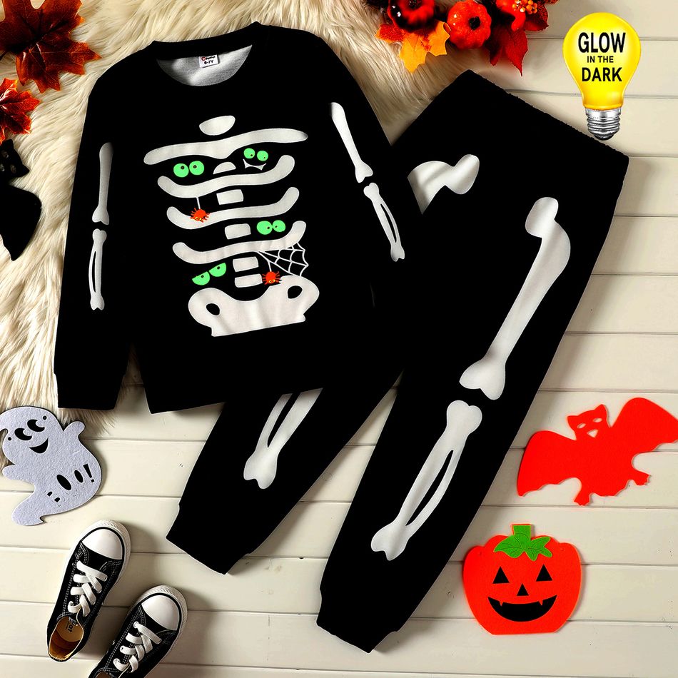 2pcs Kid Boy Halloween Luminous Skeleton Print Black Pullover Sweatshirt and Pants Set Black