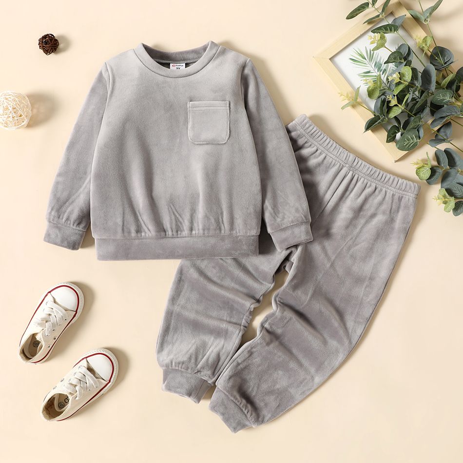 2pcs Toddler Boy Solid Color Pocket Design Velvet Sweatshirt and Pants Set Grey