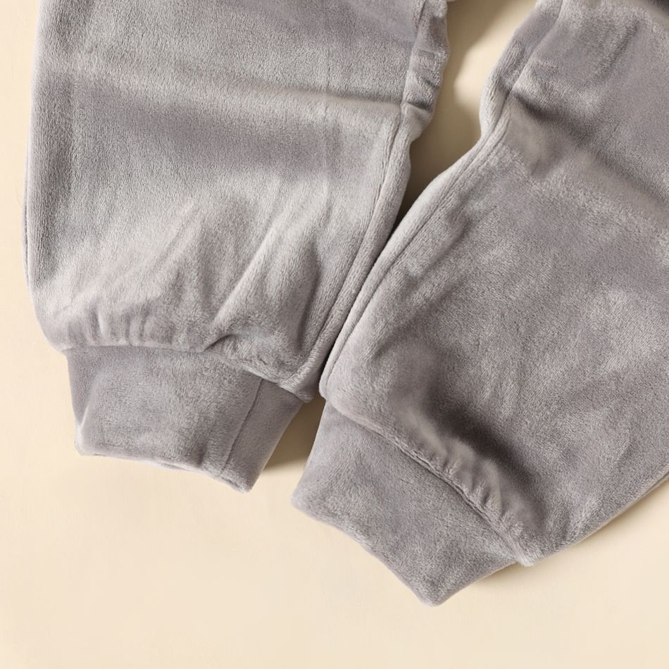 2pcs Toddler Boy Solid Color Pocket Design Velvet Sweatshirt and Pants Set Grey big image 5