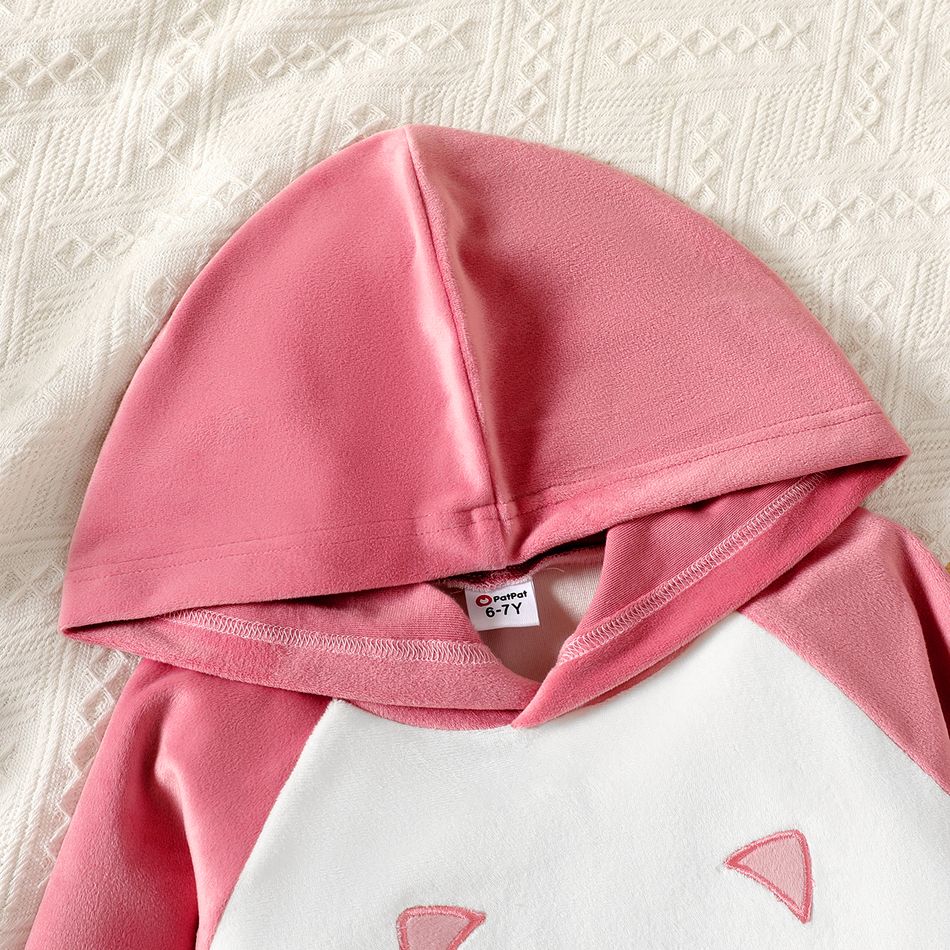 2pcs Kid Girl Cat Embroidered Colorblock Velvet Hoodie Sweatshirt and Pants Set Pink big image 3