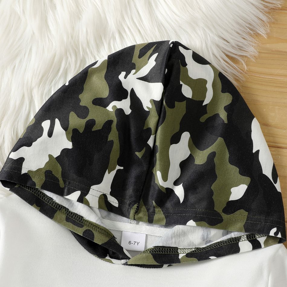 2pcs Kid Boy Camouflage Print Pocket Design Hoodie Sweatshirt and Elasticized Pants Set White big image 3