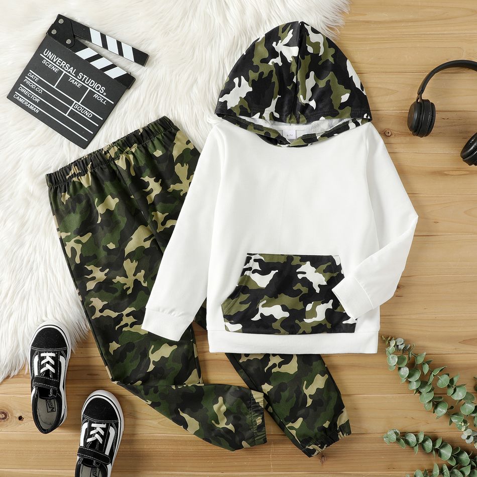 2pcs Kid Boy Camouflage Print Pocket Design Hoodie Sweatshirt and Elasticized Pants Set White
