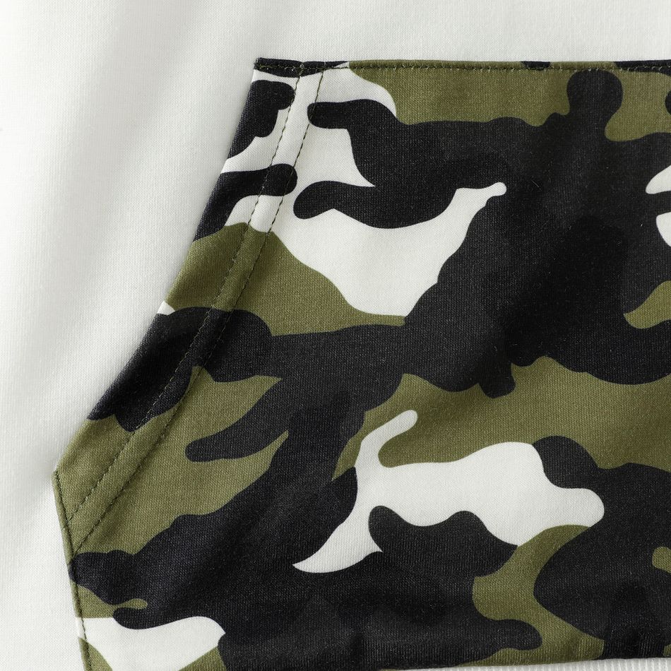2pcs Kid Boy Camouflage Print Pocket Design Hoodie Sweatshirt and Elasticized Pants Set White big image 4