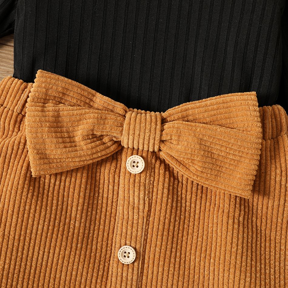 2pcs Toddler Girl Ruffled Ribbed Black Tee and Bowknot Button Design Skirt Set Brown big image 4
