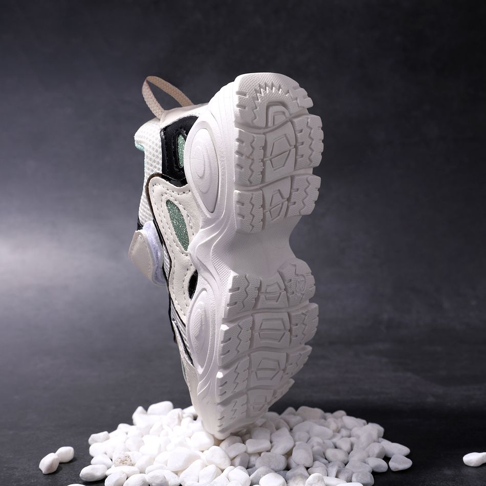 حذاء رياضي مكتنزة يسمح بمرور الهواء للأطفال الصغار اللون البيج big image 4