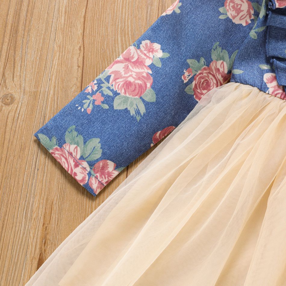 طفلة صغيرة الأزهار طباعة التلبيب طوق الدنيم شبكة لصق فستان طويل الأكمام ازرق
