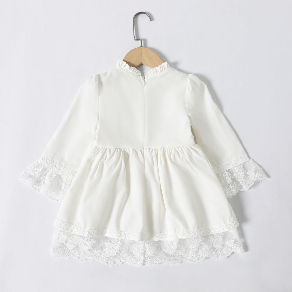 فستان أبيض بأكمام طويلة من الدانتيل بتصميم كشكش بطبقات سادة للبنات الصغار أبيض