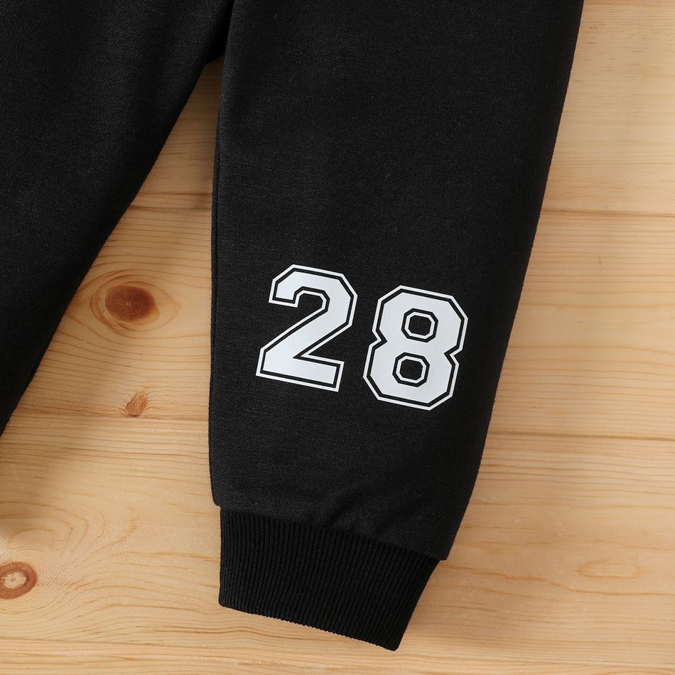 2pcs Baby Boy Letter & Number Print Striped Long-sleeve Sweatshirt and Sweatpants Set BlackandWhite