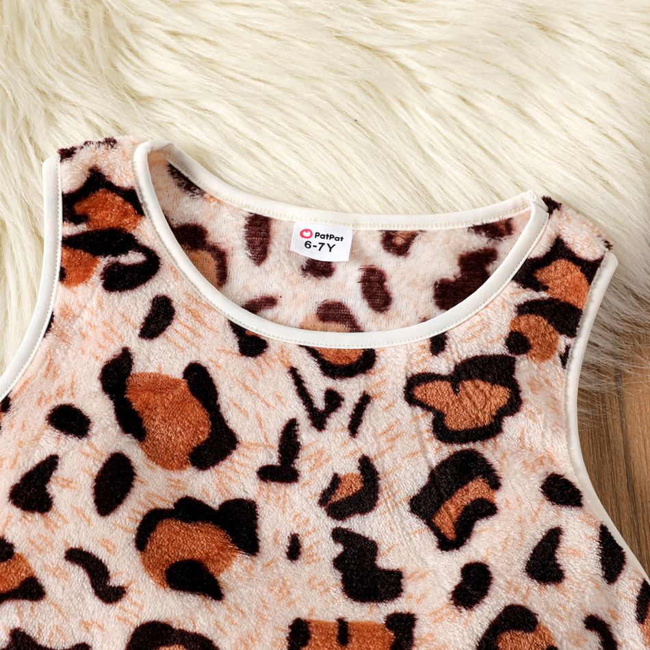 2pcs Kid Girl Leopard Print Sleeveless Fleece Dress and Button Design Cardigan Set Pink big image 3