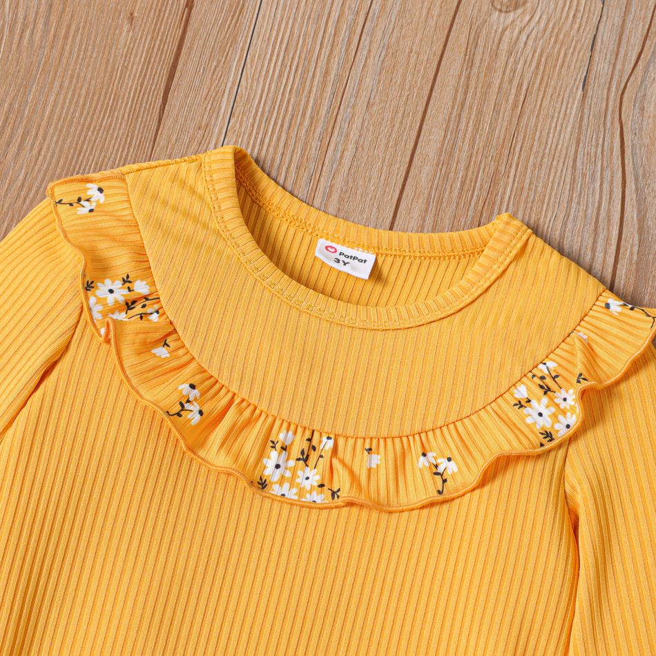 2pcs Toddler Girl Ribbed Ruffled Long-sleeve Tee and Floral Print Leggings Set Ginger-2 big image 3