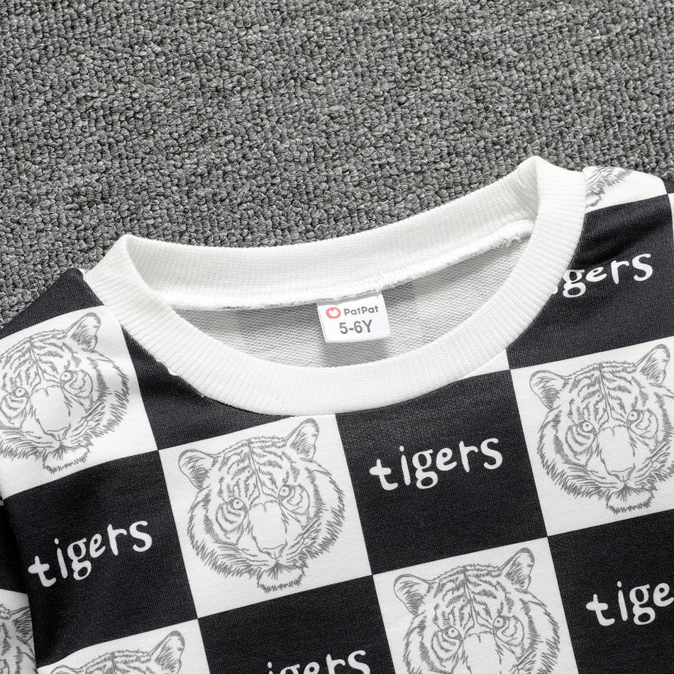 2pcs Kid Boy Tiger Allover Print Sweatshirt and Letter Print Pants Set Black/White big image 6