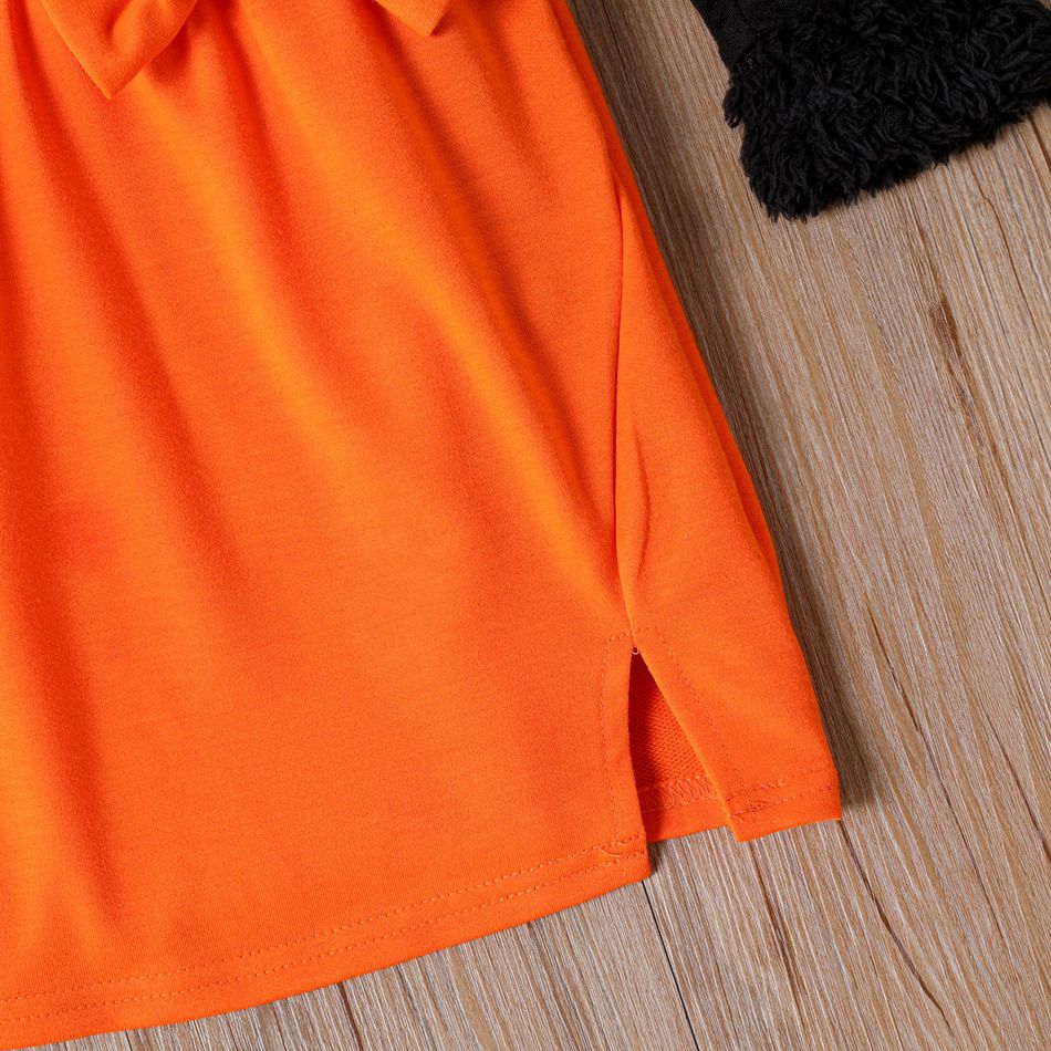 2pcs Kid Girl Fleece Splice Long-sleeve Tee and Bowknot Design Slit Skirt Set Black big image 4