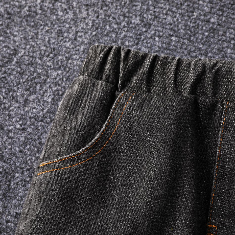 2pcs Toddler Girl Trendy Slit Denim Jeans and Stripe Statement Collar Sweatshirt Set BlackandWhite big image 5