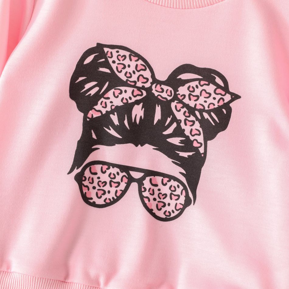 2pcs Toddler Girl Trendy Patchwork Ripped Denim Jeans and Figure Print Sweatshirt Set Pink big image 5