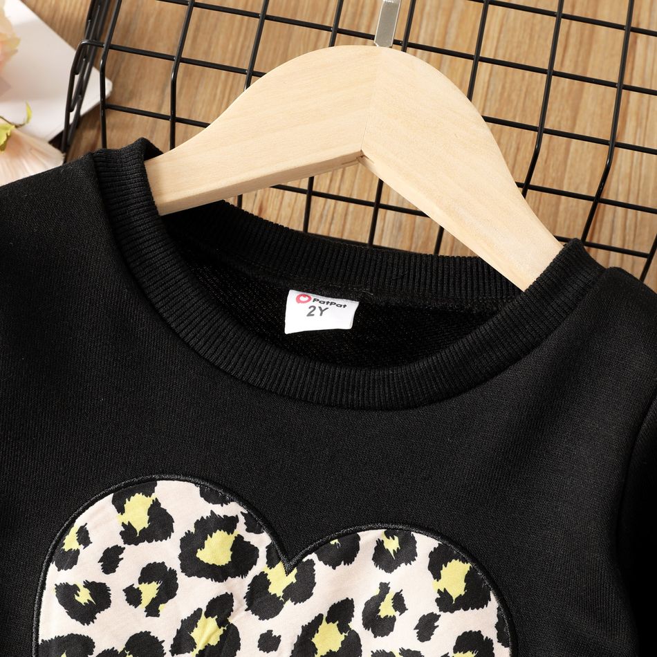 2pcs Toddler Girl Trendy Patchwork Ripped Denim Jeans and Leopard Print Sweatshirt Set Black big image 4