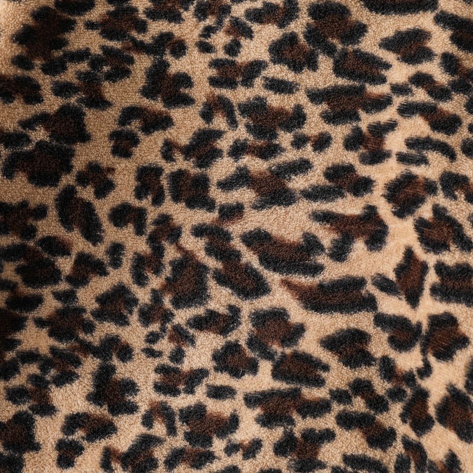 2pcs Toddler Boy Leopard Print Fleece Hoodie Sweatshirt and Elasticized Pants Set Brown big image 3