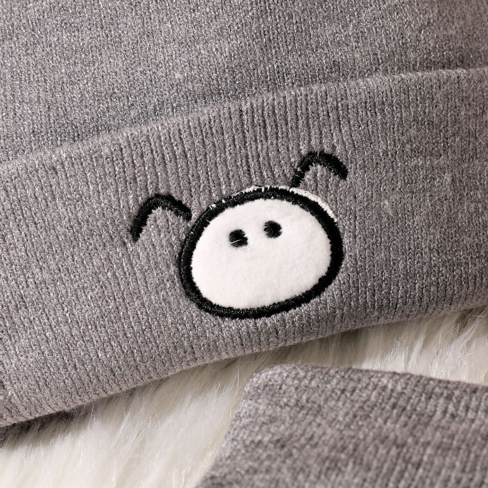 gorro de decoração de pom pom com padrão fofo de bebê e cachecol infinito Cinzento big image 4