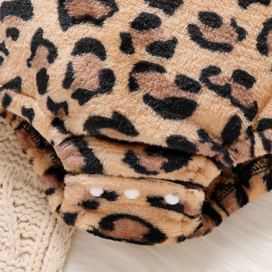 2pcs Baby Girl Leopard Fuzzy Spliced Ribbed Ruffle Long-sleeve Faux-two Romper with Headband Set Black big image 4