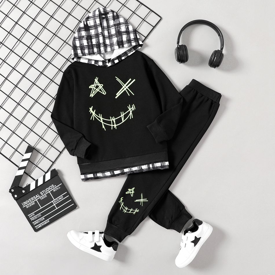 2pcs Kid Boy Face Graphic Print Reflctive Plaid Splice Hoodie Sweatshirt and Pants Set Black big image 2