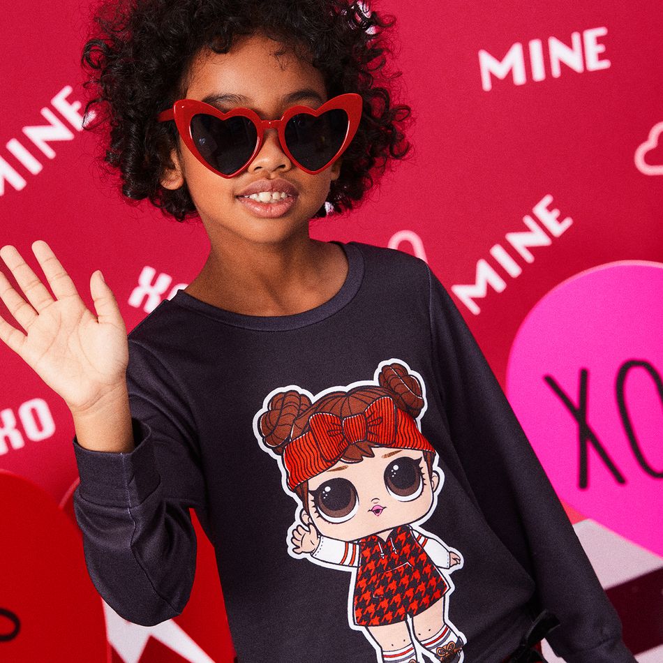 L.O.L. SURPRISE! 2pcs Kid Girl Character Print Black Sweatshirt and Bowknot Design Houndstooth Skirt Set Black big image 7