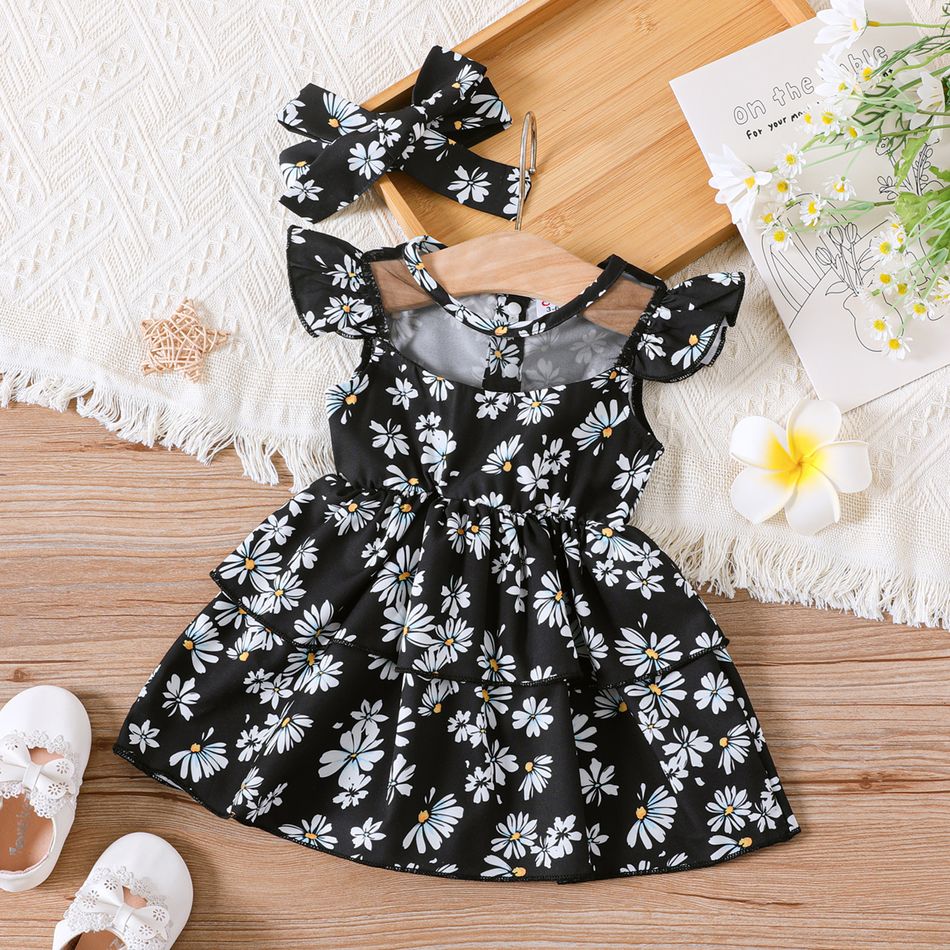 2pcs Baby Girl Allover Daisy Floral Print Flutter-sleeve Layered Dress & Headband Set Black big image 1