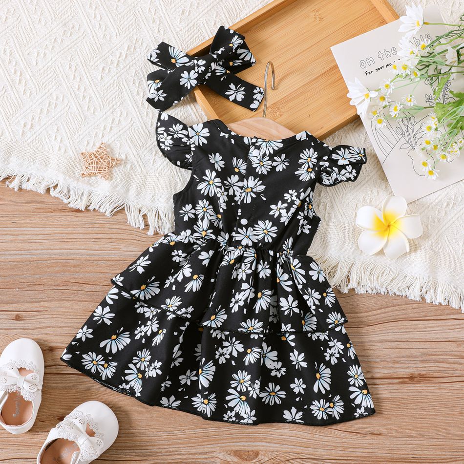2pcs Baby Girl Allover Daisy Floral Print Flutter-sleeve Layered Dress & Headband Set Black big image 2